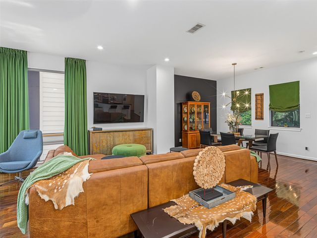 1045 Voight Street, Houston, TX 77009
