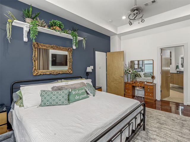 1045 Voight Street, Houston, TX 77009