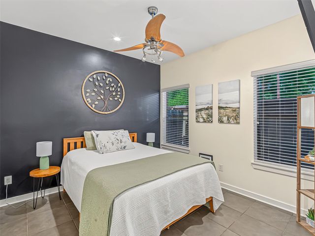 1045 Voight Street, Houston, TX 77009
