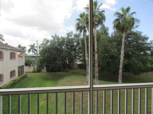 3966 MEDITERRANEA CIRCLE 421, Sarasota, FL 34233