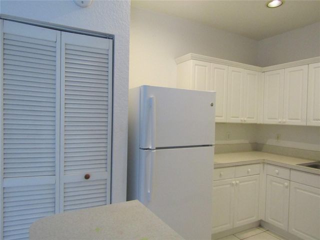 3966 MEDITERRANEA CIRCLE 421, Sarasota, FL 34233