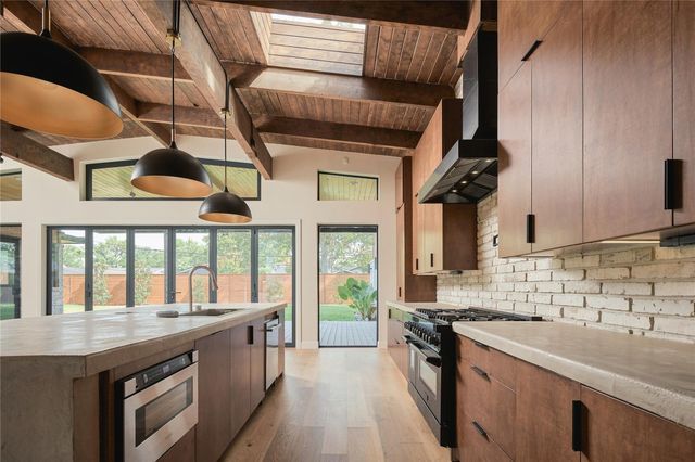 2510 Underwood Street, Houston, TX 77030
