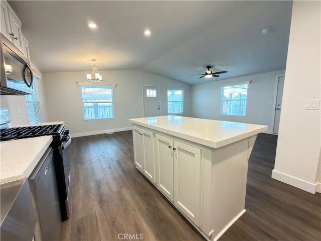 9850 Garfield Ave 18, Huntington Beach, CA 92646