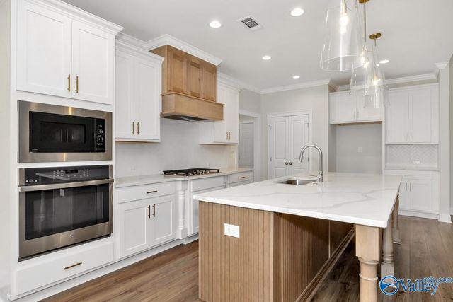 16521 Hamilton Place, Athens, AL 35613
