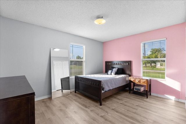6825 Gulf Street, Hitchcock, TX 77563