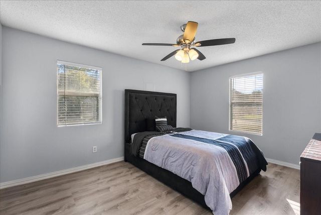 6825 Gulf Street, Hitchcock, TX 77563
