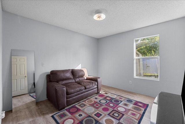 6825 Gulf Street, Hitchcock, TX 77563
