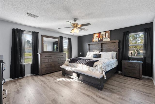 6825 Gulf Street, Hitchcock, TX 77563