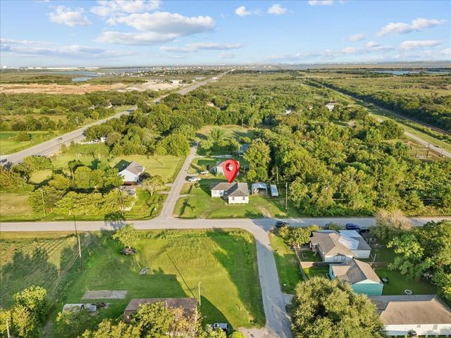 6825 Gulf Street, Hitchcock, TX 77563