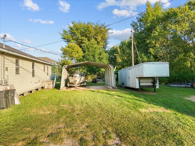 6825 Gulf Street, Hitchcock, TX 77563
