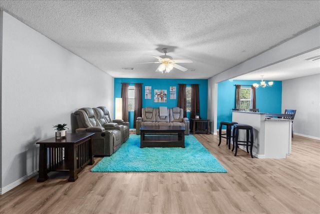 6825 Gulf Street, Hitchcock, TX 77563