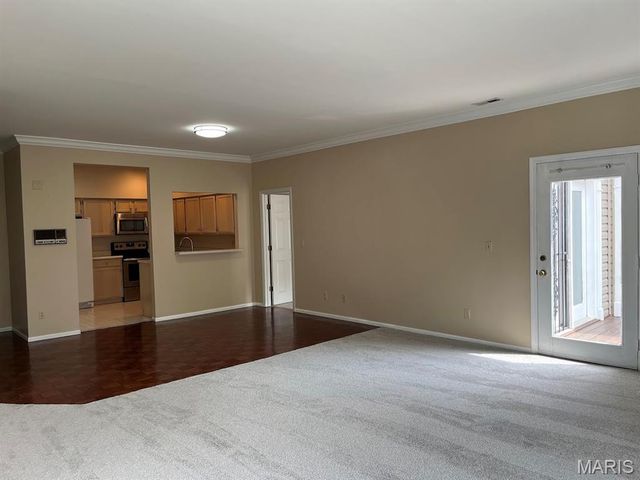 10942 Vauxhall Drive, Creve Coeur, MO 63146