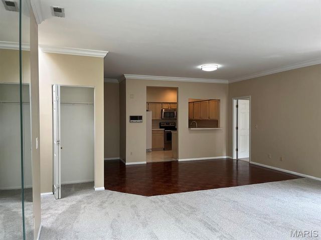 10942 Vauxhall Drive, Creve Coeur, MO 63146