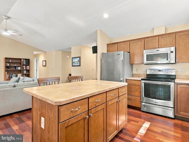 216 EXECUTIVE WAY, Hedgesville, WV 25427