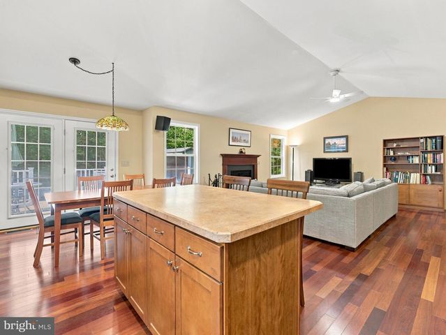 216 EXECUTIVE WAY, Hedgesville, WV 25427