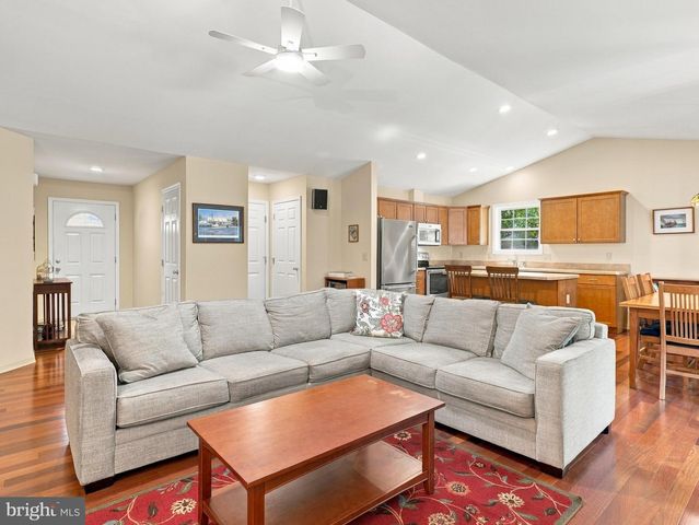 216 EXECUTIVE WAY, Hedgesville, WV 25427