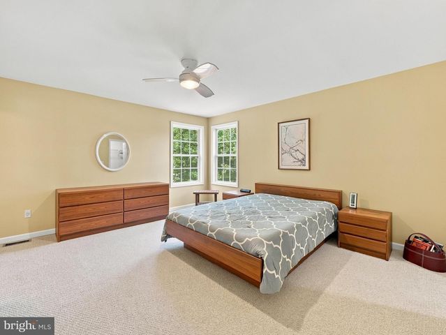 216 EXECUTIVE WAY, Hedgesville, WV 25427