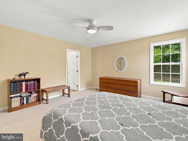 216 EXECUTIVE WAY, Hedgesville, WV 25427