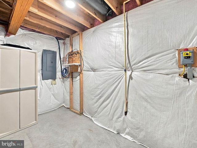 216 EXECUTIVE WAY, Hedgesville, WV 25427