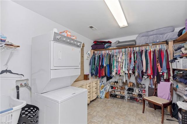 1659 Holly DR, Gloucester Point, VA 23062
