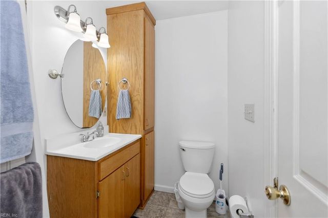 1659 Holly DR, Gloucester Point, VA 23062
