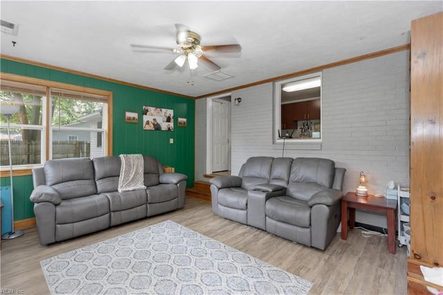 1659 Holly DR, Gloucester Point, VA 23062