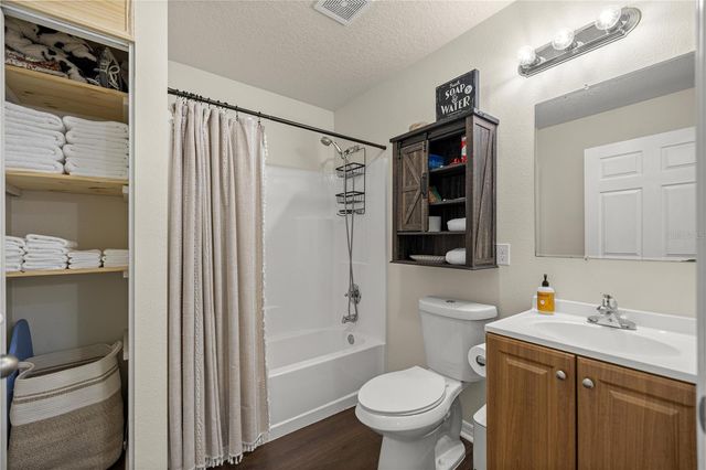 8121 COUNTY ROAD 243B, Wildwood, FL 34785