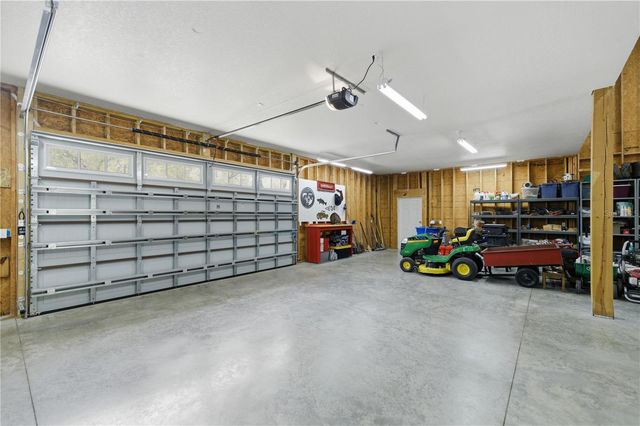 8121 COUNTY ROAD 243B, Wildwood, FL 34785