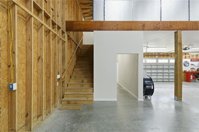 8121 COUNTY ROAD 243B, Wildwood, FL 34785