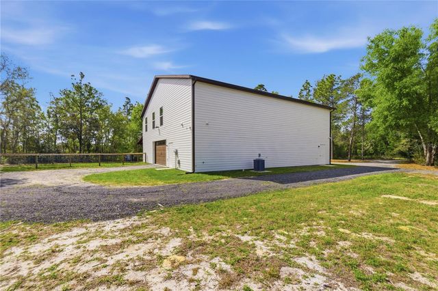 8121 COUNTY ROAD 243B, Wildwood, FL 34785