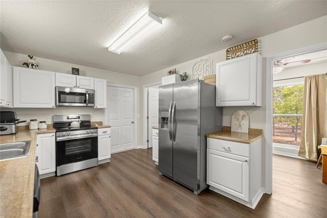 8121 COUNTY ROAD 243B, Wildwood, FL 34785