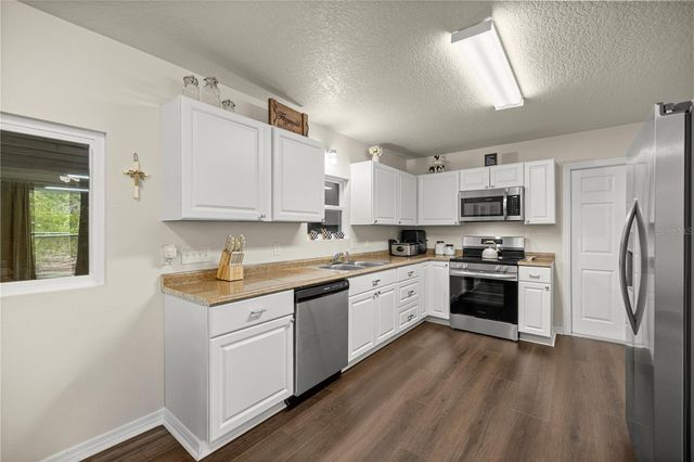 8121 COUNTY ROAD 243B, Wildwood, FL 34785