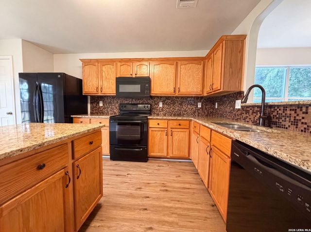 6951 CUTTING CRK, San Antonio, TX 78244
