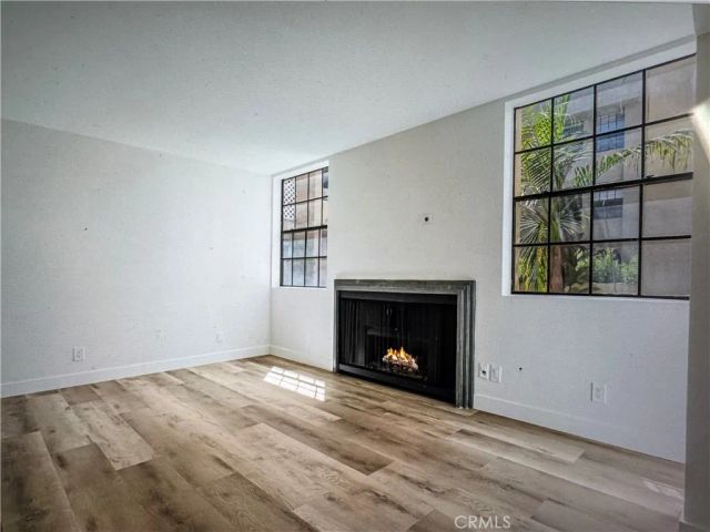 750 N Kings 105, West Hollywood, CA 90069