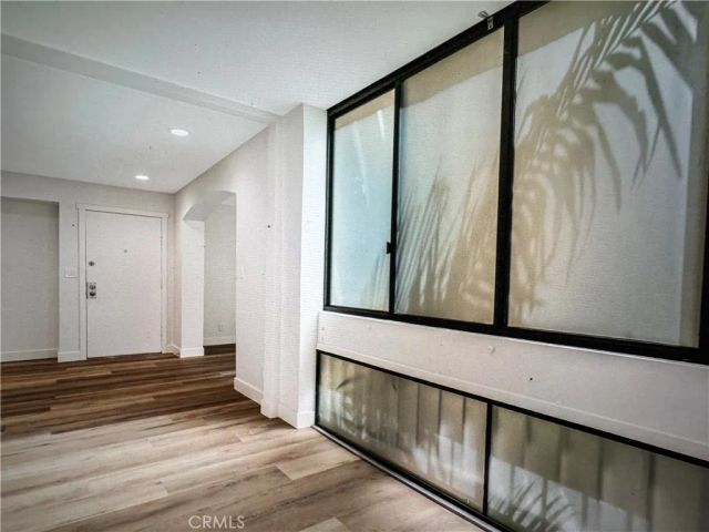 750 N Kings 105, West Hollywood, CA 90069