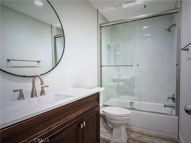 750 N Kings 105, West Hollywood, CA 90069