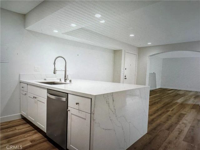 750 N Kings 105, West Hollywood, CA 90069
