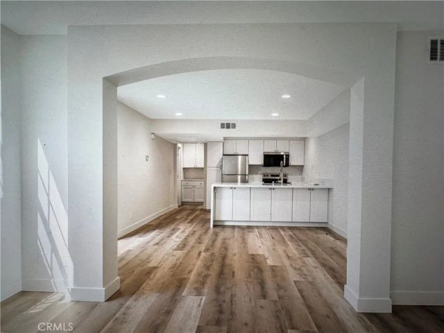 750 N Kings 105, West Hollywood, CA 90069