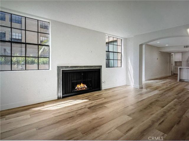 750 N Kings 105, West Hollywood, CA 90069