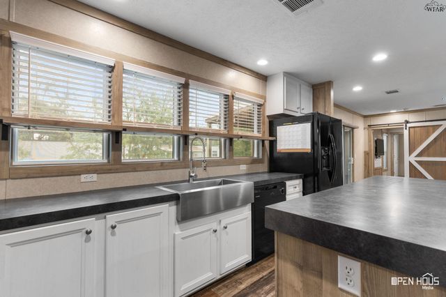 311 W CRYSTAL STREET, Iowa Park, TX 76367