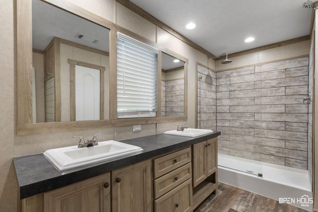 311 W CRYSTAL STREET, Iowa Park, TX 76367