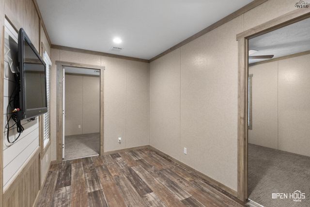311 W CRYSTAL STREET, Iowa Park, TX 76367