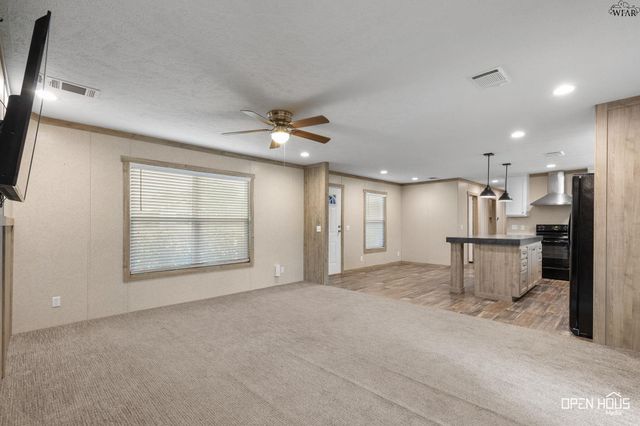 311 W CRYSTAL STREET, Iowa Park, TX 76367