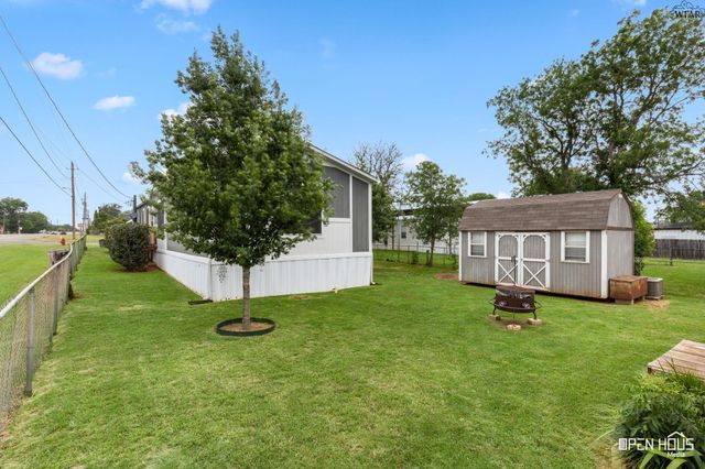 311 W CRYSTAL STREET, Iowa Park, TX 76367