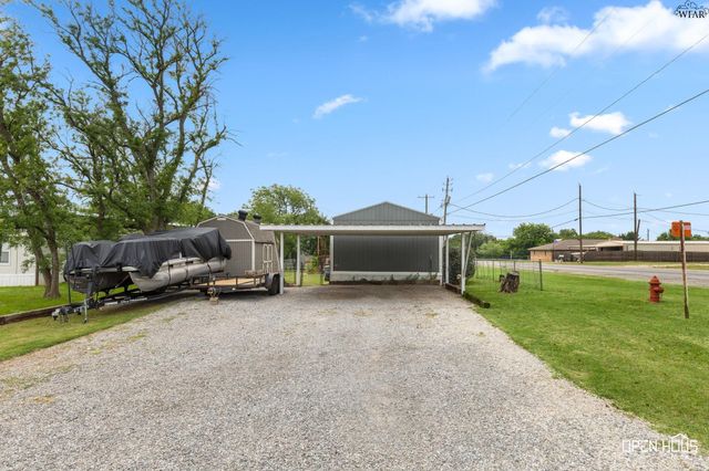 311 W CRYSTAL STREET, Iowa Park, TX 76367