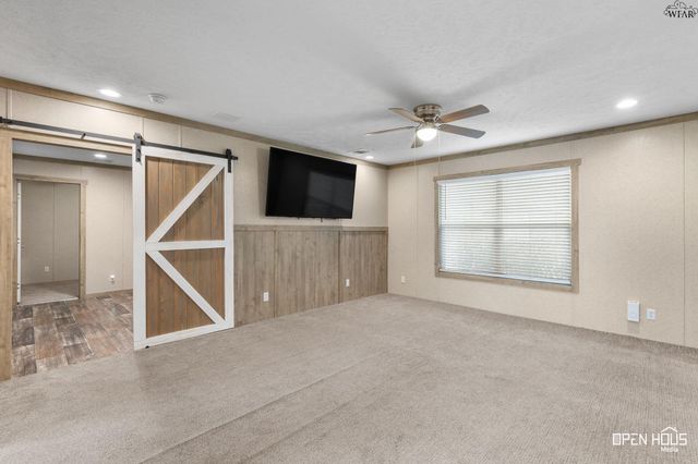 311 W CRYSTAL STREET, Iowa Park, TX 76367