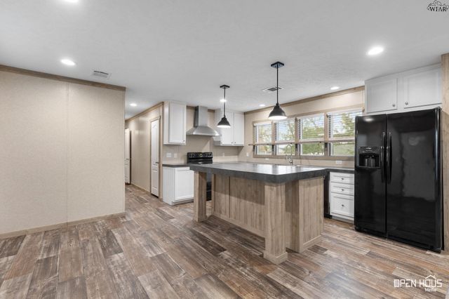 311 W CRYSTAL STREET, Iowa Park, TX 76367