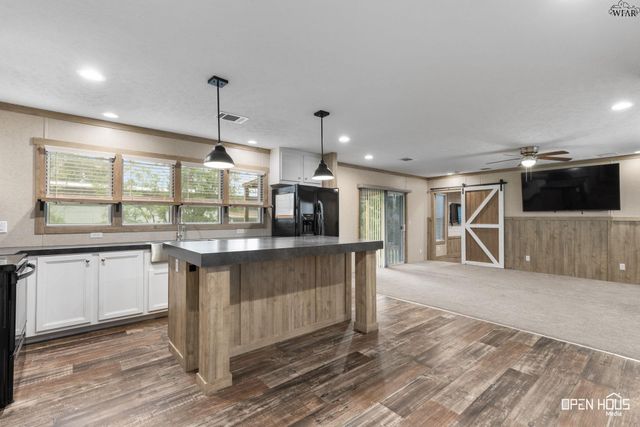 311 W CRYSTAL STREET, Iowa Park, TX 76367