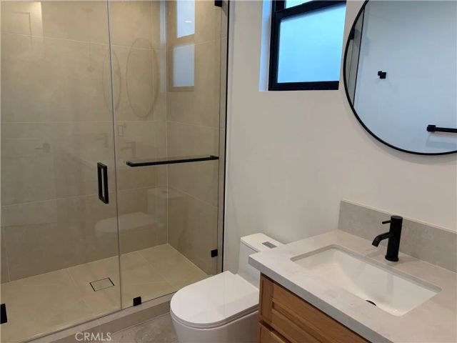 19212 Calvert Street, Tarzana, CA 91335