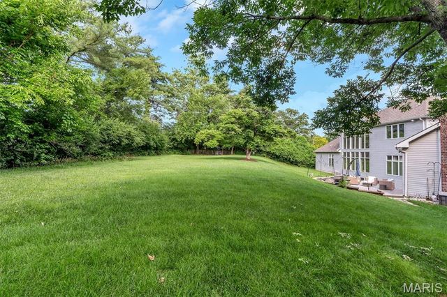 845 Coulange Court, Creve Coeur, MO 63141